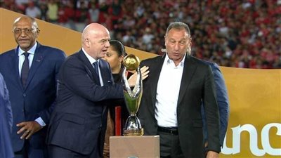 ظهر الانزعاج الشديد.. كواليس حوار الخطيب مع رئيس الفيفا 