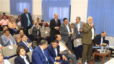 محافظ سوهاج يناقش عددا من القضايا والموضوعات التي تهم المواطن السوهاجي