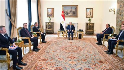 8 رسائل من الرئيس السيسي خلال لقائه بمفوض الاتحاد الأوروبي 