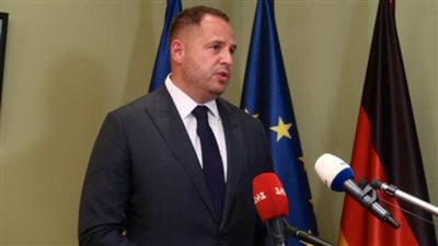 مسؤول أوكراني: ينبغي وضع سياسة جديدة بخلاف العقوبات لتضييق الخناق على روسيا