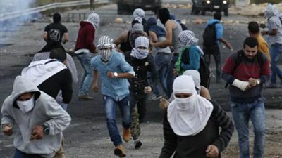 إصابة 3 فلسطينيين بالرصاص الحي خلال الاشتباكات مع الاحتلال بمخيم 