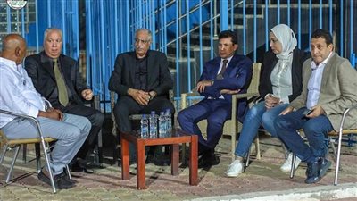 وزير الرياضة ومجلس اتحاد الكرة في مران المنتخب 