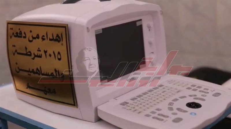 ضباط دفعة 2015 يهدون