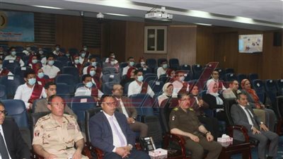 طلاب جامعة كفر الشيخ يقومون بزيارة لكلية الطب العسكري
