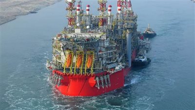 قناة السويس تنجح في عبور أكبر ناقلة غاز مسال في العالم