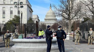 اعتقال رجل يحمل مسدسا عند مبنى الكابيتول في واشنطن