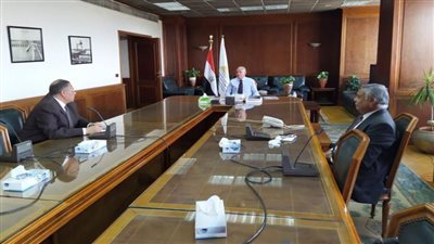 وزير الرى يتابع أنشطة المركز القومى لبحوث المياه وموقف دراسات الخطة البحثية 