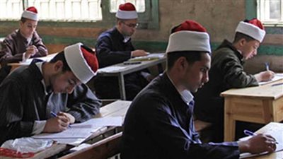 طلاب الثانوية الأزهرية بالقليوبية يؤدون امتحانات مادتي 