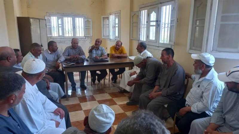 ندوة إرشادية لمزارعى