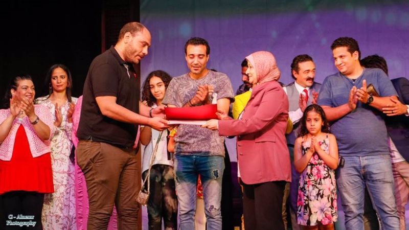 تكريم نقيب التمريض