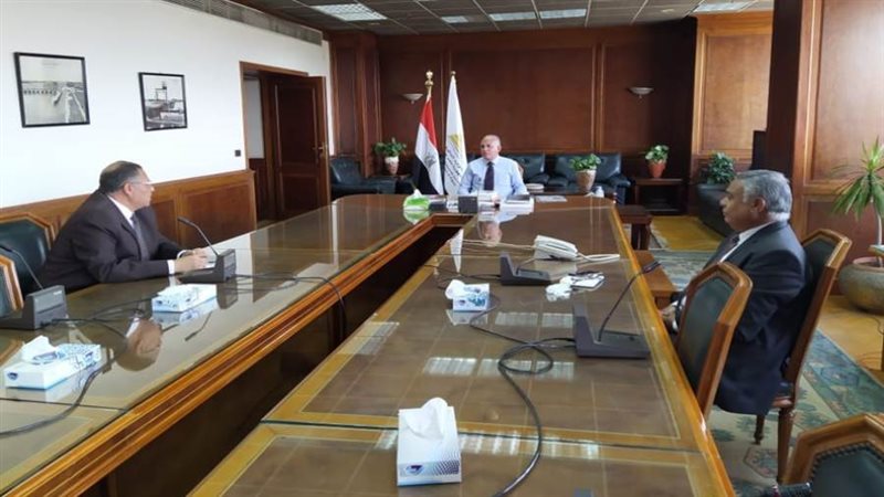 وزير الرى يتابع أنشطة