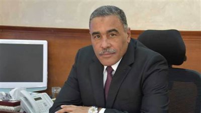 محافظ مطروح يناقش مقترح تطوير وتوسعة الكورنيش بشكل حضارى