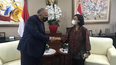 وزير المالية يبحث مع نظيرته الإندونيسية تنشيط العلاقات التجارية وزيادة الاستثمارات