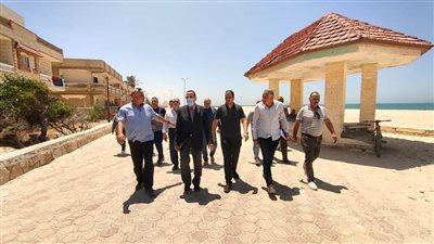 محافظ شمال سيناء يتفقّد الكورنيش البحري بالعريش استعدادا للصيف