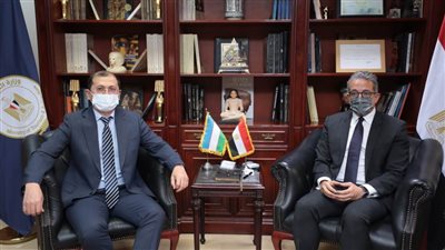 العناني يبحث مع سفير أوزبكستان سبل التعاون