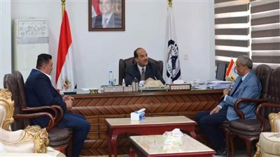 رئيس جامعة العريش يشهد تسليم نائب رئيس الجامعة لشؤون التعليم عمله