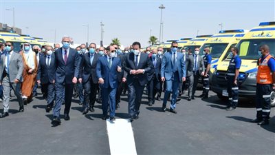 الرئيس السيسي يتفقد المعرض الطبي الأفريقي الأول