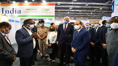 الرئيس السيسي يتفقد المعرض الطبي الأفريقي الأول