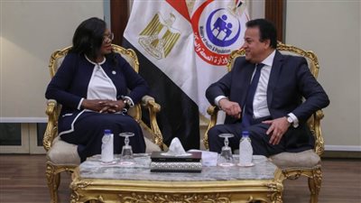 القائم بأعمال وزير الصحة يوجه بتيسير الإجراءات الخاصة بتسجيل الدواء المصري لدى 