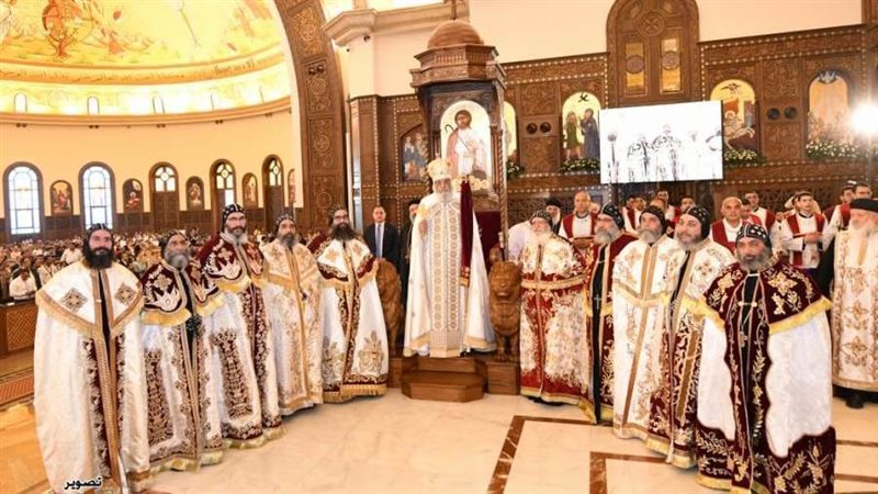 البابا تواضروس يرسم