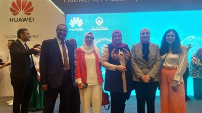 جامعة سوهاج تشارك في انطلاق برنامج سفراء أكاديميات هواوي ٢٠٢٢ بالقاهرة