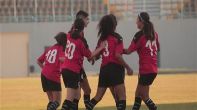 اتحاد الكرة يبحث تطوير الكرة النسائية المصرية