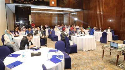 الأطباء تناقش الممارسات الضارة ضد النساء والفتيات