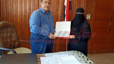 تسليم 4 عقود تقنين أراضي أملاك الدولة للمستفيدين بكفر الشيخ