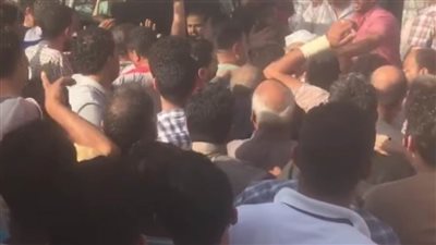 تشييع جثامين أب ونجليه توفوا في حادث تصادم بالدقهلية.. (صور)