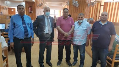 طلاب كليتي الطب البيطري والصيدلة يؤدون الاختبارات الإلكترونية