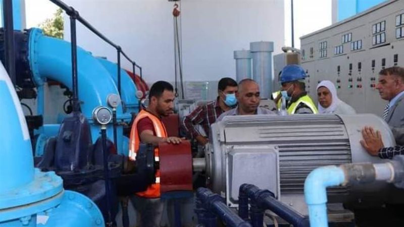 من داخل إحدي محطات