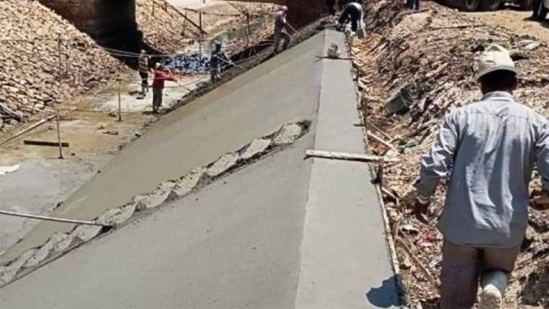 أعمال تبطين ترعة