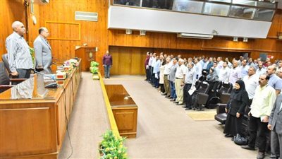 محافظ أسيوط لرؤساء المراكز والأحياء والقرى:  أنتم مسئولون عن توريد محصول القمح