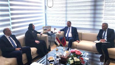 وفد رسمي مغربي برئاسة وزير الصناعة والتجارة يزور القاهرة لاستعراض سبل التعاون المشترك 