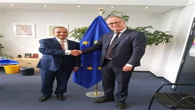 السفير المصري في بروكسل يبحث سبل تعزيز التعاون في مجالات التوظيف والعمالة الماهرة والتجارة مع 