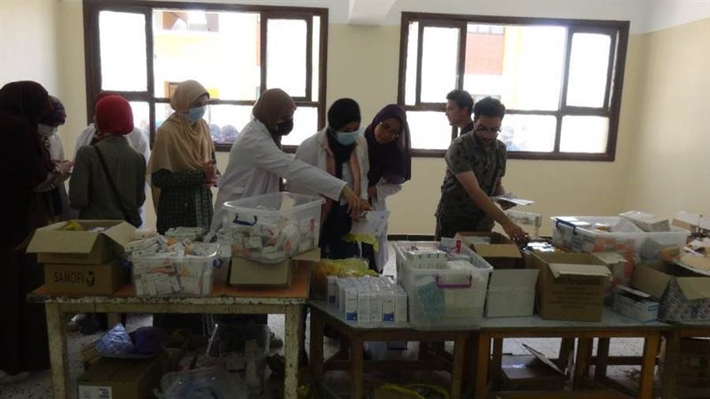 قافلة طبية لجامعة