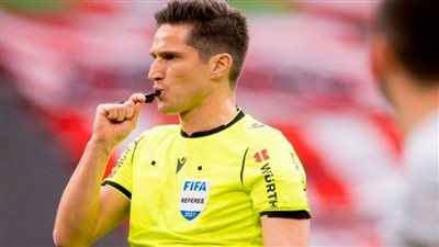 الإسباني خوسيه لويس مونيرا حكما لمباراة القمة بين الأهلي والزمالك