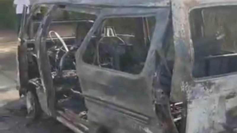 حريق بسيارة اجرة