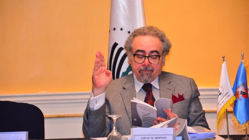 الشاعر د. علاء عبد