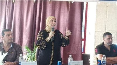 نقيبة التمريض تسلم المعاشات شهادات تقدير لجهودهم خلال سنوات العمل