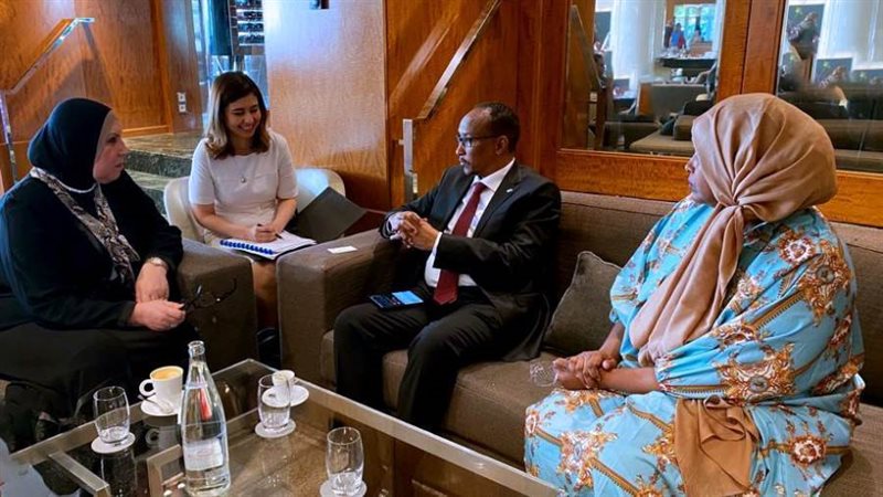 وزيرة التجارة والصناعة