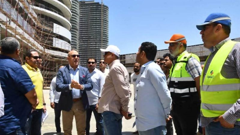 وزير الإسكان يتفقد