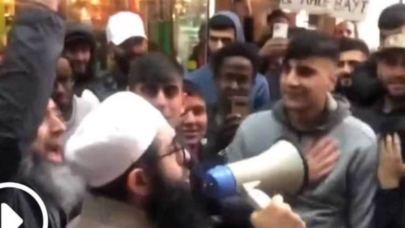 مظاهرات مناهضة للفيلم