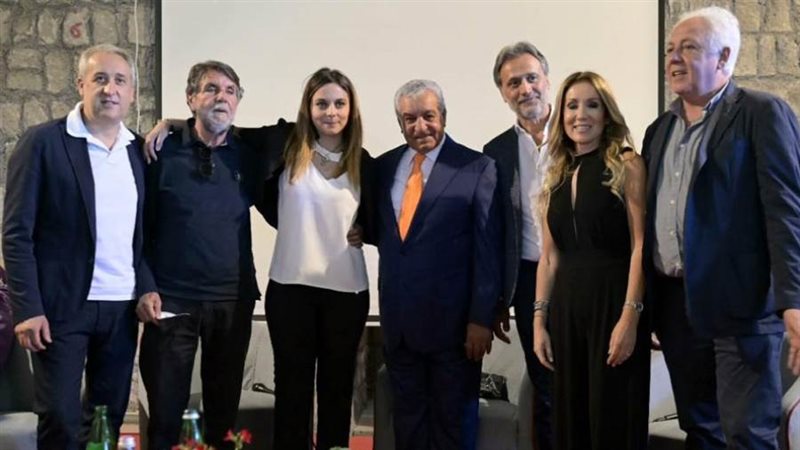 زاهي حواس بعد تسلمه