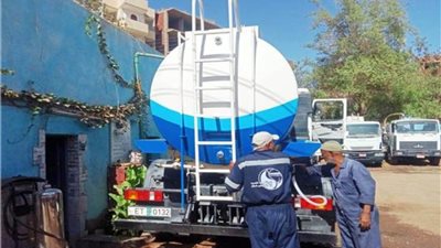 محافظ أسوان يوجه بإصلاح العطل المفاجئ بخزانات المياه العلوية بمنطقة المحمودية بمدينة أسوان