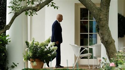 استطلاع: التأييد الشعبي لبايدن يتراجع ويقترب من أدنى مستوياته