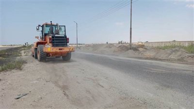 مواصلة عمليات رفع كفاءة طريق 