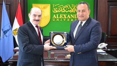 رئيس جامعة الإسكندرية يستقبل قنصل فلسطين لبحث سبل التعاون بين الجانبين