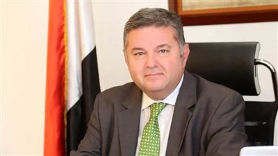 وزير قطاع الأعمال يشهد توقيع اتفاق تعديل عقد تمويل لشركة 