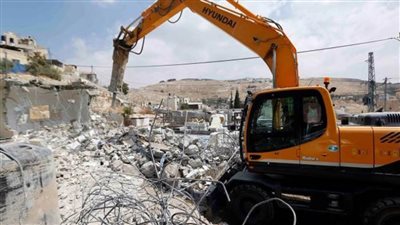 الاحتلال الإسرائيلي يهدم منزلين بالقدس ويوقف بناء 7 منازل بالضفة الغربية